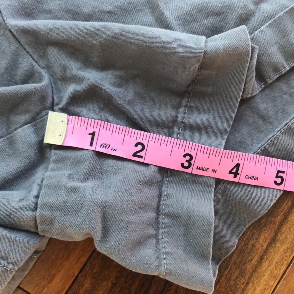 Ann Taylor LOFT gray The Riviera short - Picture 5 of 6